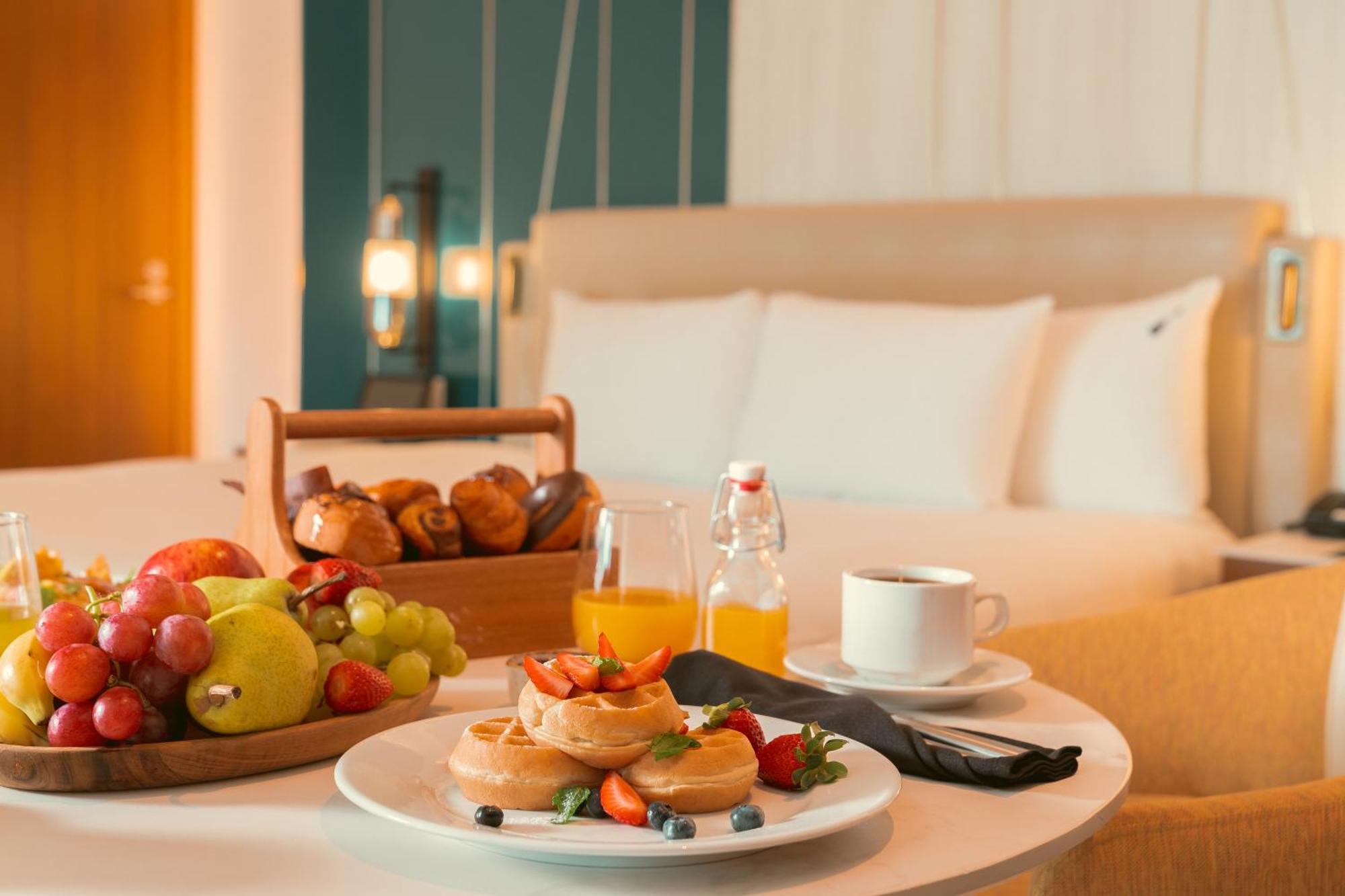 Hard Rock Hotel & Casino Punta Cana (Adults Only) Екстериор снимка Room service