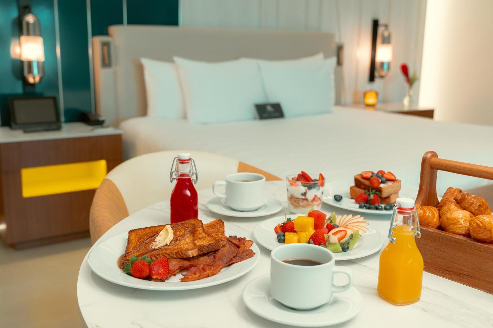 Hard Rock Hotel & Casino Punta Cana (Adults Only) Екстериор снимка A breakfast tray