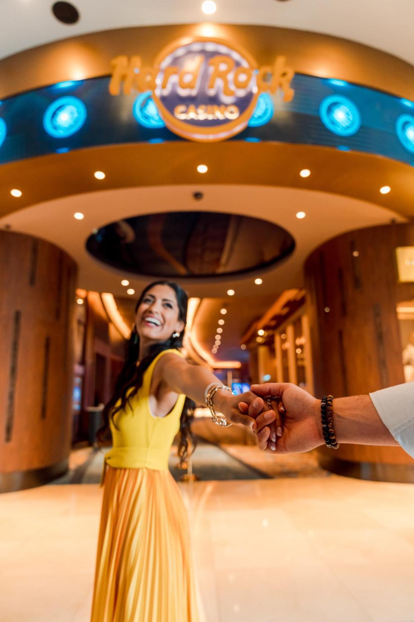 Hard Rock Hotel & Casino Punta Cana (Adults Only) Екстериор снимка A woman being led by a man