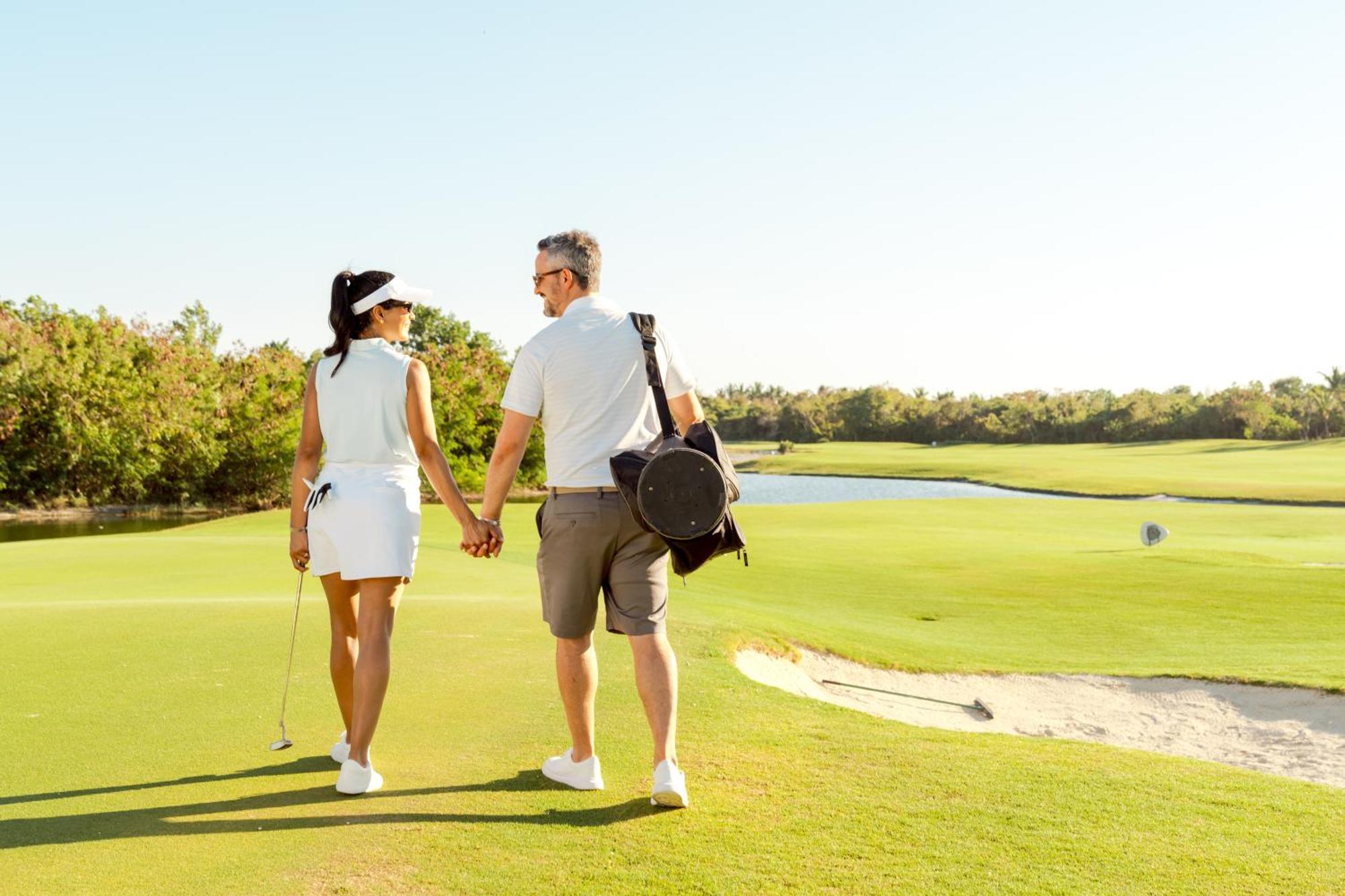 Hard Rock Hotel & Casino Punta Cana (Adults Only) Екстериор снимка Golfers at the Ocean Club